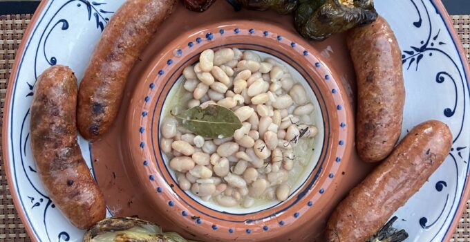 Catalan Beans and Sausage (Butifarra amb Mongetes)